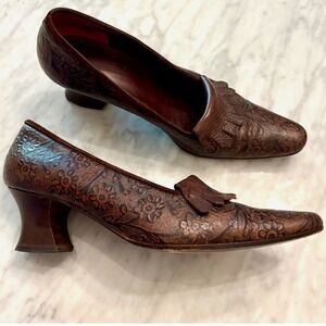 Vintage Henry Beguelin Hand Tooled Leather Sculpted Heel Pumps Made in Italy 38